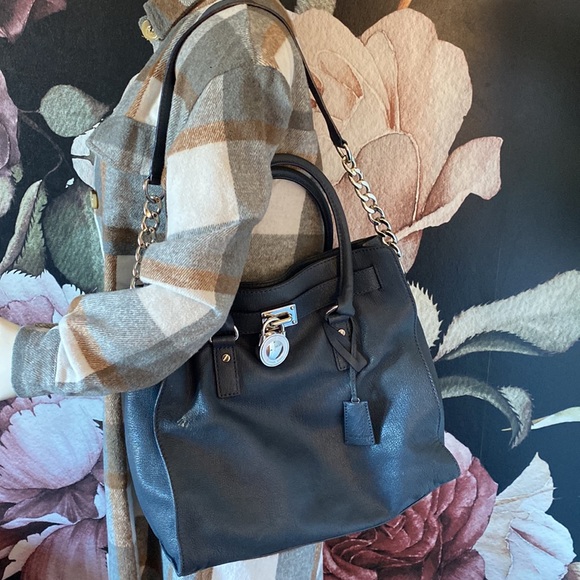 Micheal Kors Bag - Picture 9 of 9